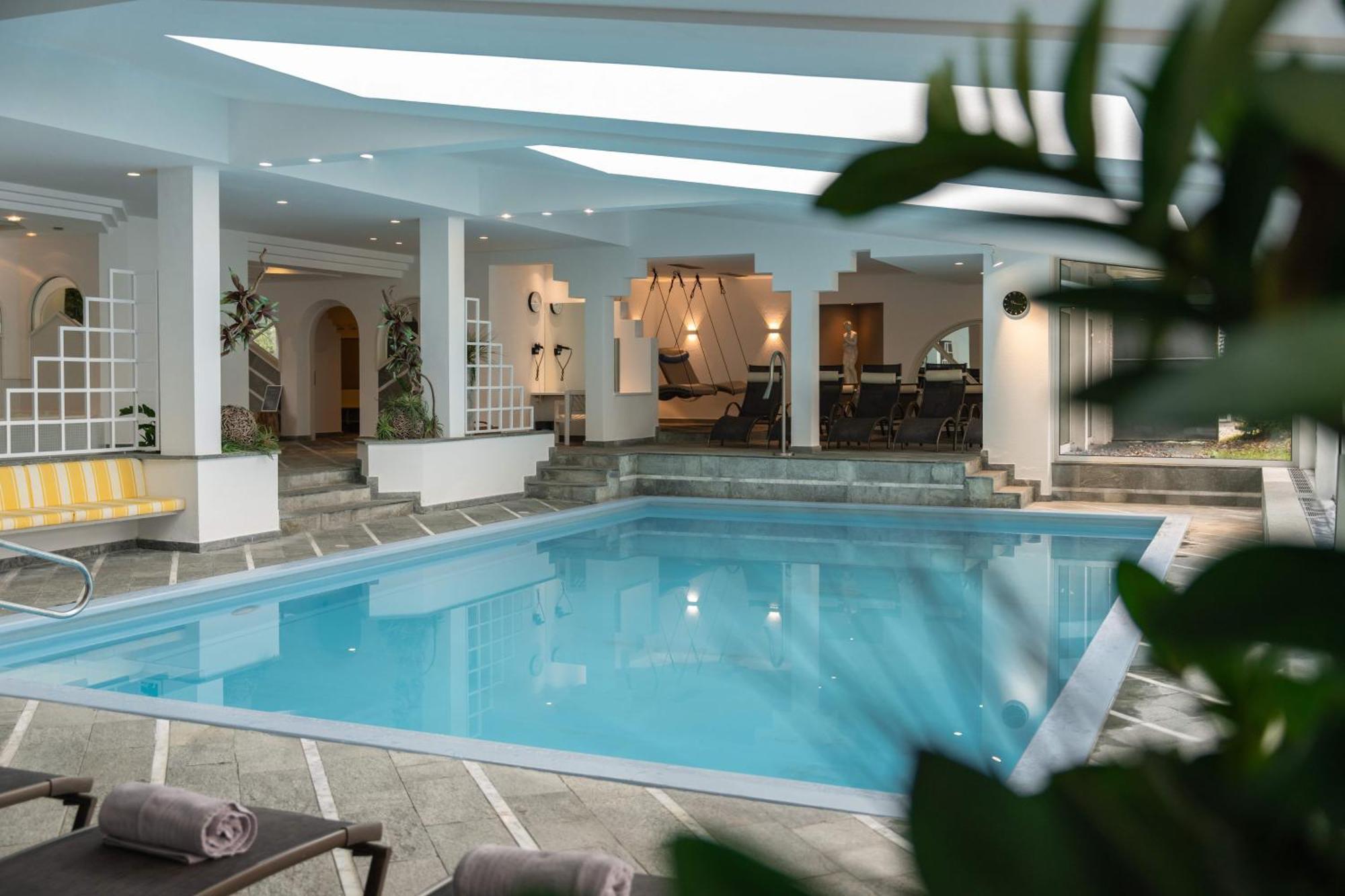 Ferien & Wellnesshotel Windschar Бруніко Екстер'єр фото